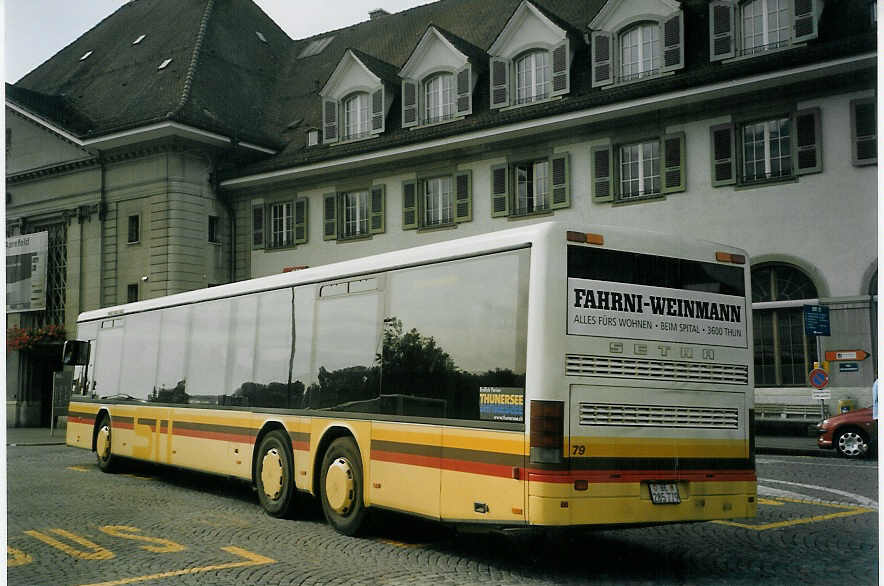 (071'201) - STI Thun - Nr. 79/BE 285'779 - Setra am 20. September 2004 beim Bahnhof Thun