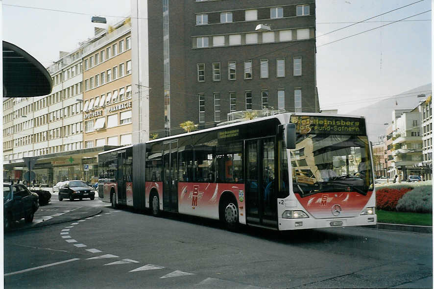 (071'715) - ABM Meinisberg - Nr. 2/BE 61'024 - Mercedes am 5. Oktober 2004 in Biel, Guisanplatz