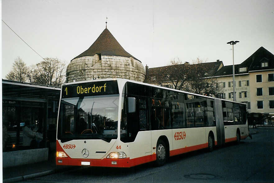 (073'730) - BSU Solothurn - Nr. 44/SO 143'444 - Mercedes am 3. Januar 2005 in Solothurn, Amthausplatz