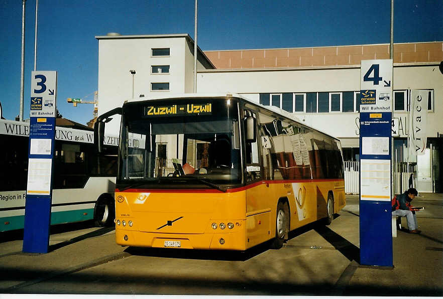 (073'902) - Schmidt, Jonschwil - TG 149'075 - Volvo (ex Buner&Schmidt, Jonschwil) am 8. Januar 2005 beim Bahnhof Wil