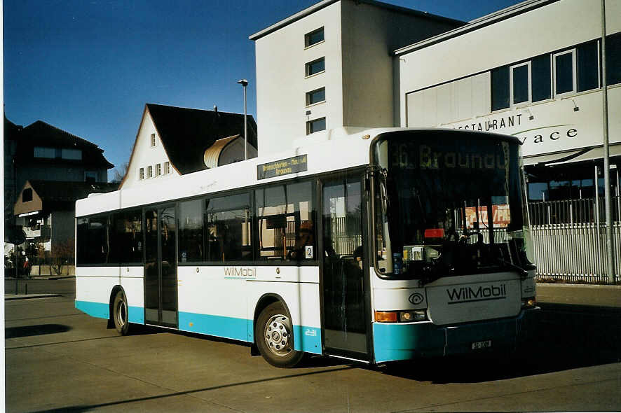 (073'911) - WilMobil, Wil - Nr. 231/SG 3309 - Volvo/Hess (ex BOS Wil Nr. 19) am 8. Januar 2005 beim Bahnhof Wil