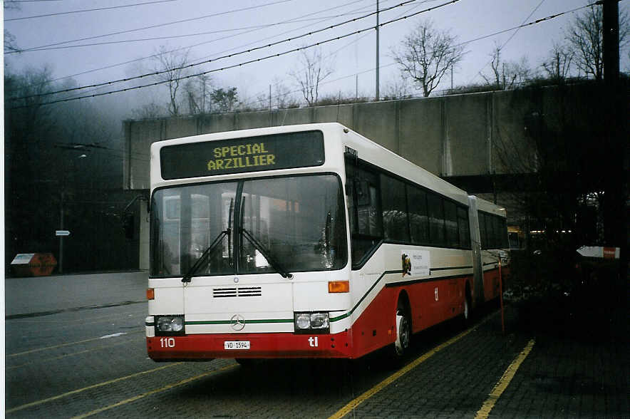 (074'530) - TL Lausanne - Nr. 110/VD 1594 - Mercedes (ex VR La Chaux-de-Fonds Nr. 82) am 12. Februar 2005 in Lausanne, Dpt Borde