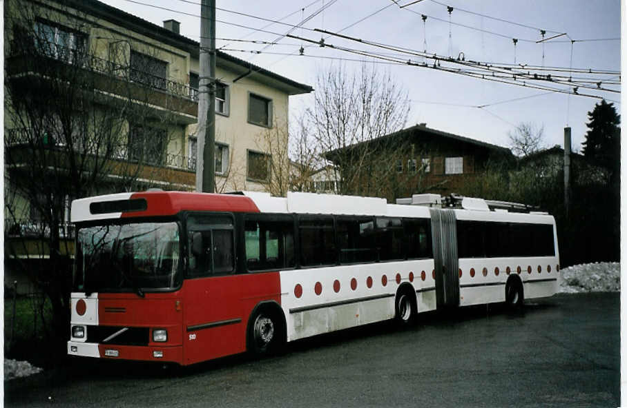 (074'633) - TPF Fribourg - Nr. 510/FR 300'415 - Volvo/Hess Gelenkduobus (ex TF Fribourg Nr. 110) am 12. Februar 2005 in Fribourg, Garage