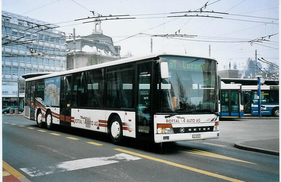 (075'224) - ARAG Ruswil - Nr. 12/LU 15'727 - Setra am 25. Februar 2005 beim Bahnhof Luzern