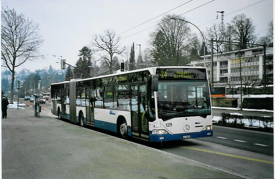 (075'322) - VBL Luzern - Nr. 129/LU 15'014 - Mercedes am 25. Februar 2005 in Luzern, Verkehrshaus