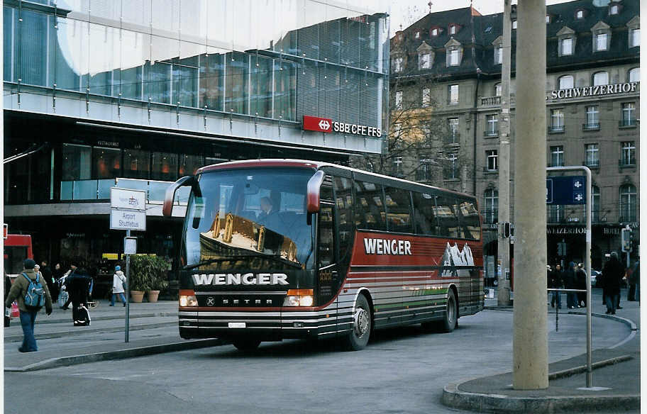 (075'334) - Wenger, Interlaken - Nr. 3/BE 73'465 - Setra am 3. Mrz 2005 beim Bahnhof Bern