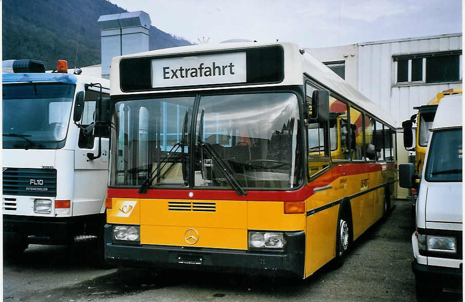 (075'736) - Richter, Ossingen - Mercedes/R&J (ex P 25'330) am 26. Mrz 2005 in Biel, BTR