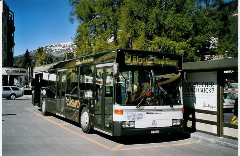 (076'713) - VBD Davos - Nr. 8/GR 88'321 - Mercedes am 25. Mai 2005 beim Bahnhof Davos-Dorf