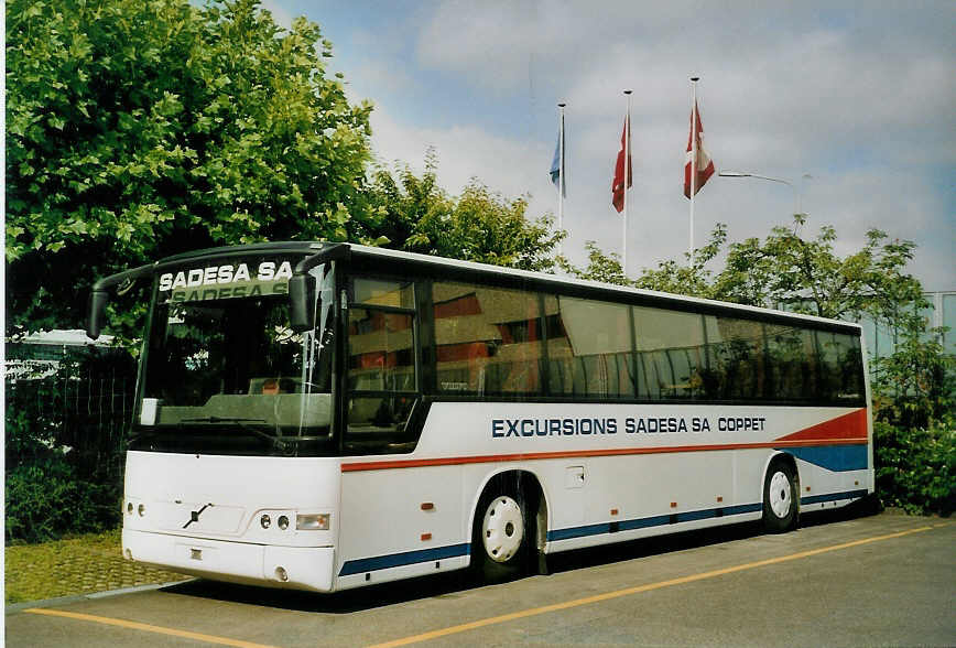 (077'512) - Sadesa, Coppet - Volvo am 18. Juni 2005 in Kloten, EvoBus