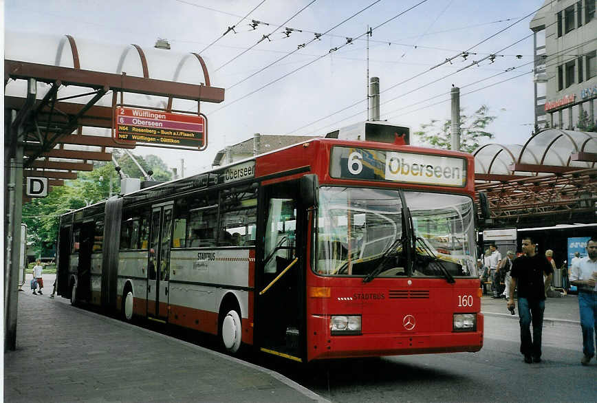 (077'601) - SW Winterthur - Nr. 160 - Mercedes Gelenktrolleybus am 18. Juni 2005 beim Hauptbahnhof Winterthur