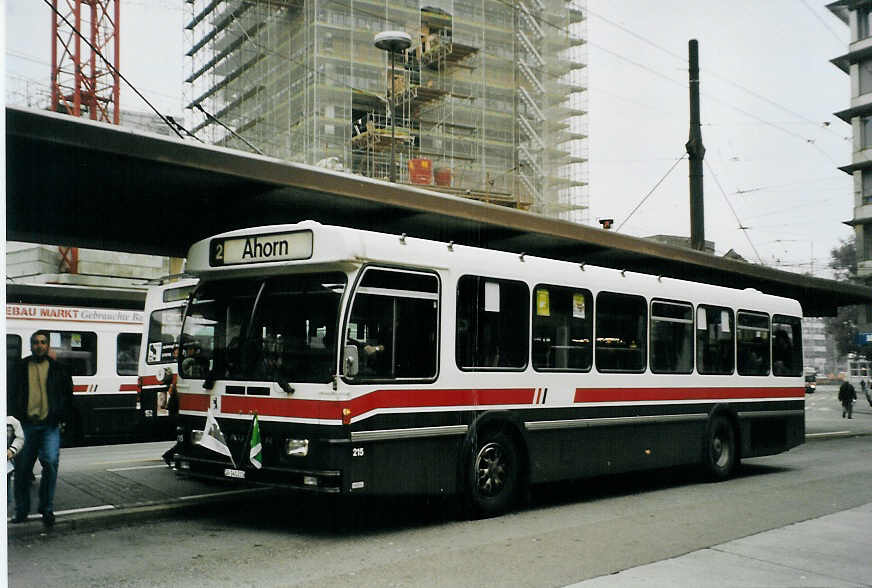 (080'821) - VBSG St. Gallen - Nr. 215/SG 141'215 - Saurer/Hess am 18. Oktober 2005 beim Bahnhof St. Gallen