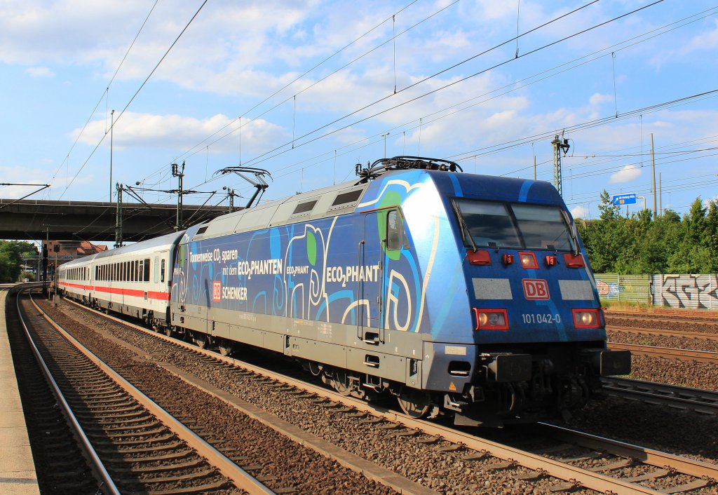 101 042-0  ECOPHANT  verlt am 31. Juli 2013 den Bahnhof von Hamburg-Harburg 