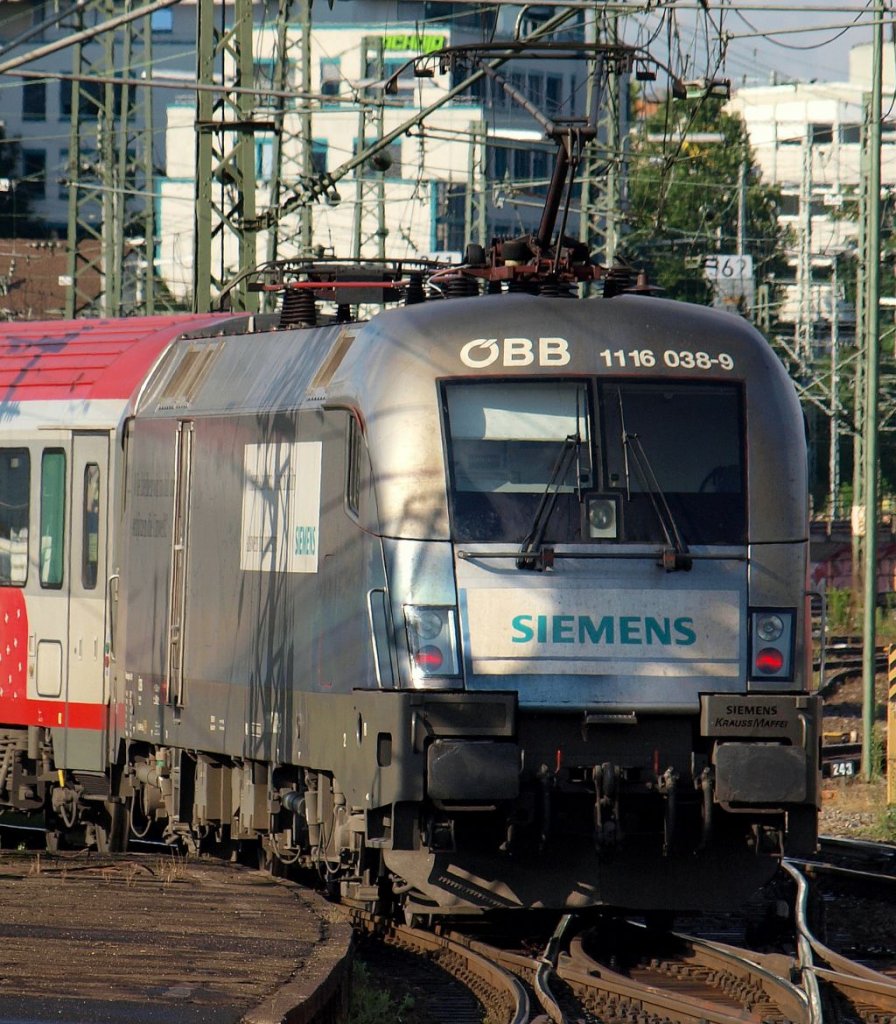 1116 038-9  Siemens  schob den EC 112 Klagenfurt-Siegen aus dem Stuttgarter HBF am 29.7.10