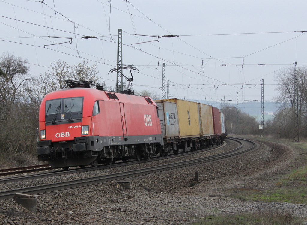 1116 095-9 mit Containerzug am 05.04.12 bei Fulda