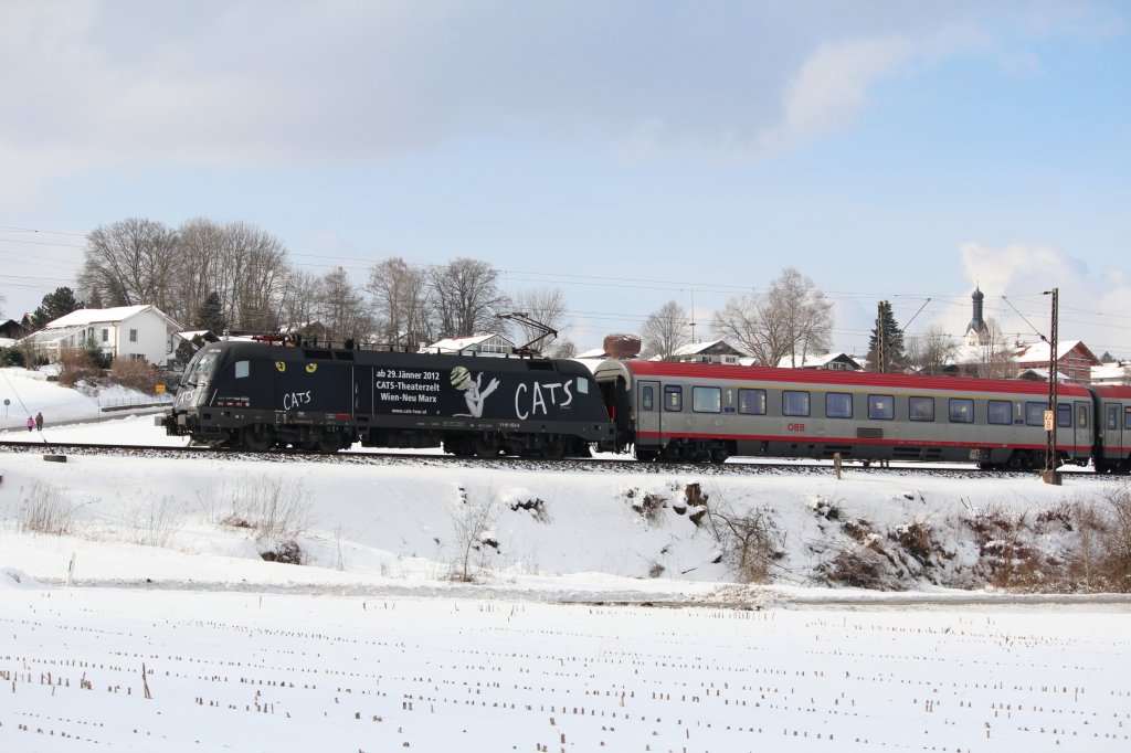 1116 153-6  CATS -Lok am 16. Februar 2012 kurz vor Prien am Chiemsee. Dies ist unser erstes Bild von diesem Werbe-Stier und zugleich unser 700. Bild auf unserer Bilder-Seite.