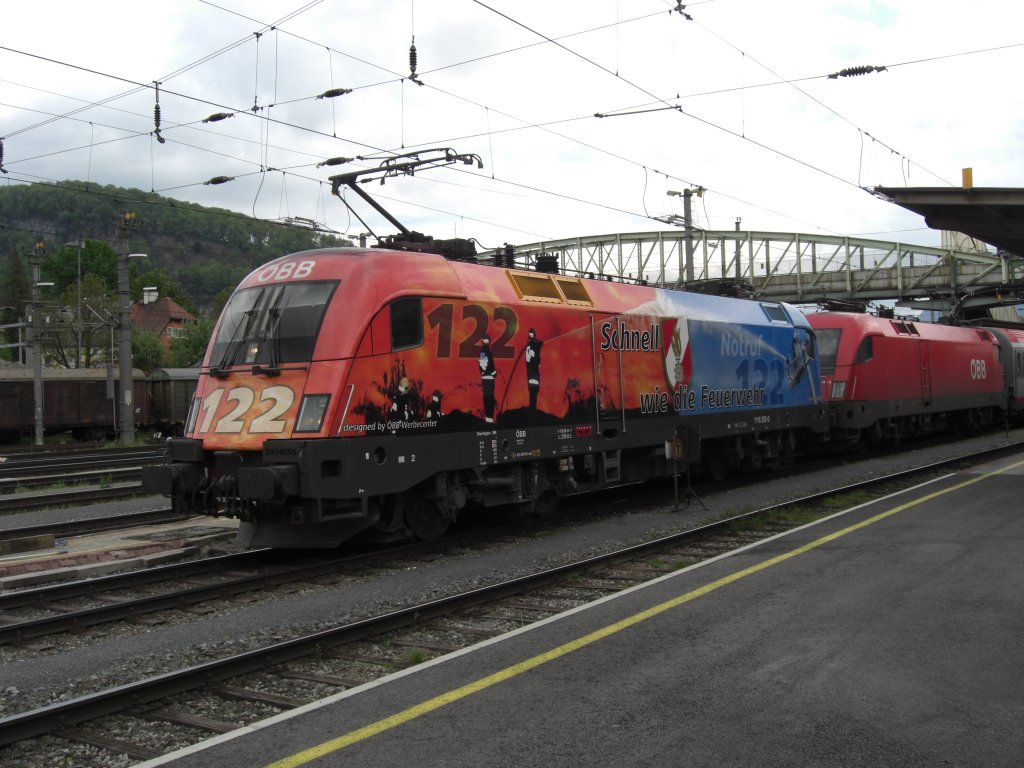 1116 250-0 der  Feuerwehr-Taurus  am 1. April 2007 im Salzburger Hauptbahnhof.