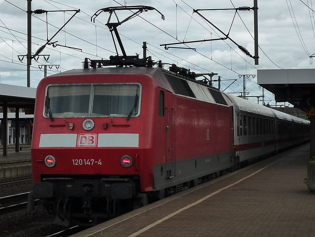120 147-4 mit IC nach Frankfurt am Main am 20.06.10 in Fulda