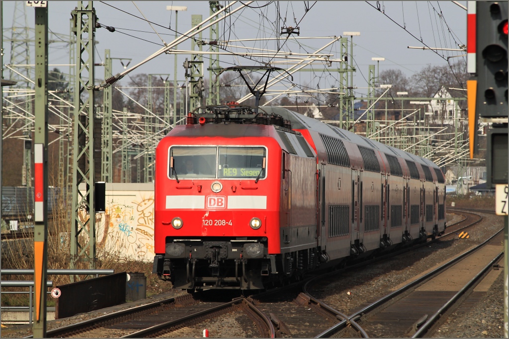 120 208 mit RE 9 (RE 10909) nach Siegen am 12.03.11 in Siegburg/Bonn