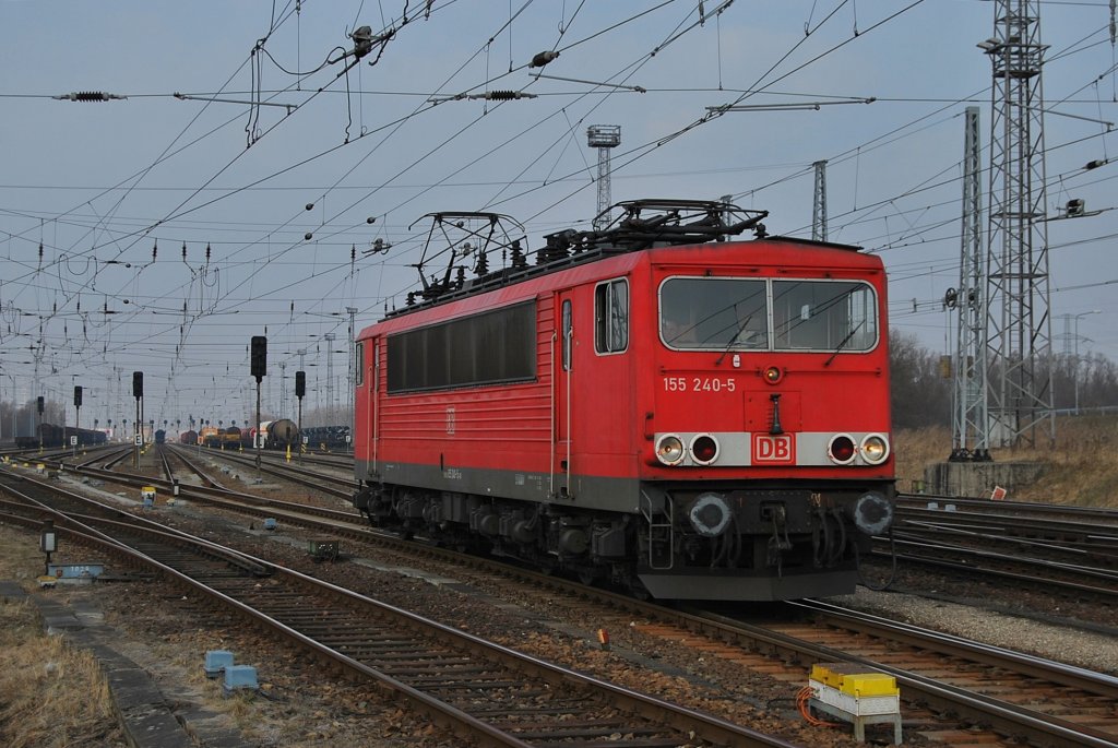 155 240 rangiert am 09.03.2011 in Rostock-Seehafen.