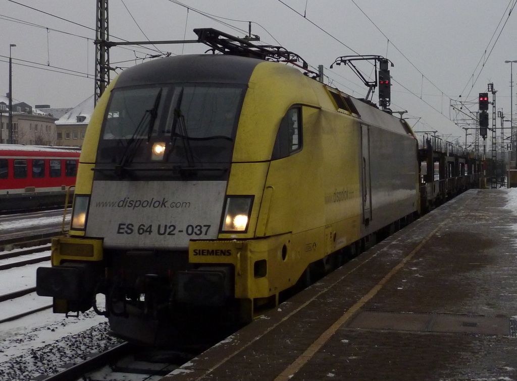 182 537 mit ARS Zug am 08.12.10 in Fulda