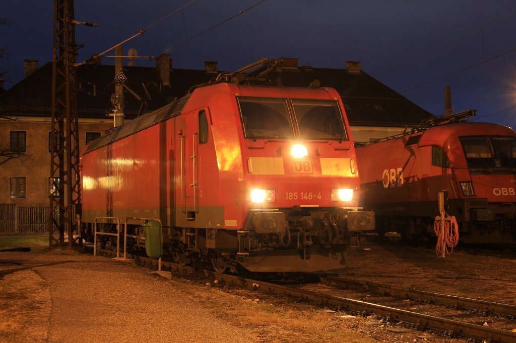 185 148-4 am Abend des 3. Januar 2013 im BW-Salzburg.