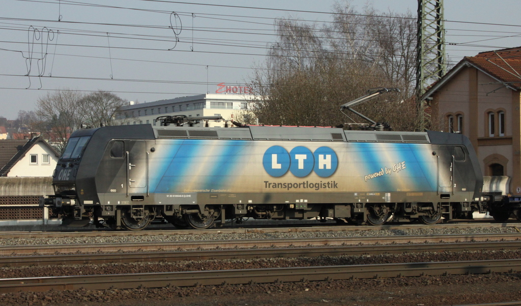 185 546 mit Containerzug am 03.03.11 in Fulda