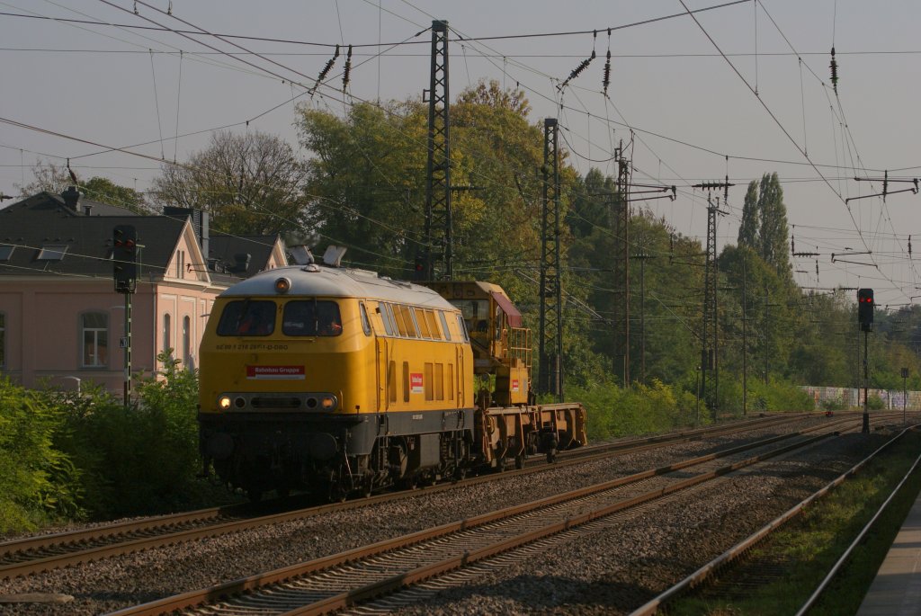 218 287-1 mit einem Bauzugwagen in Hilden am 13.10.2010