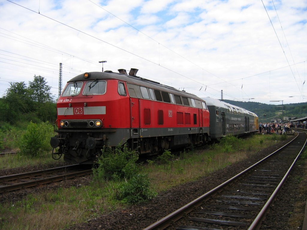 218 499-2 mit einem Sonderzug in Altenbeken am 01.07.2007