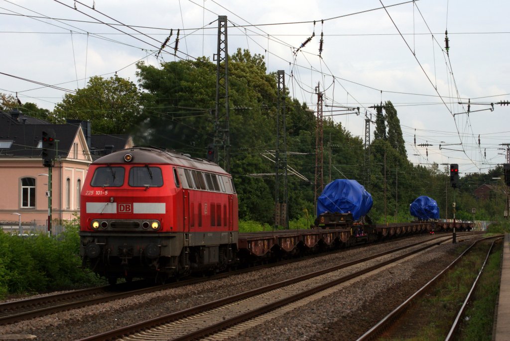 225 101-5 mit zwei Schiffsmotoren in Hilden am 25.082010