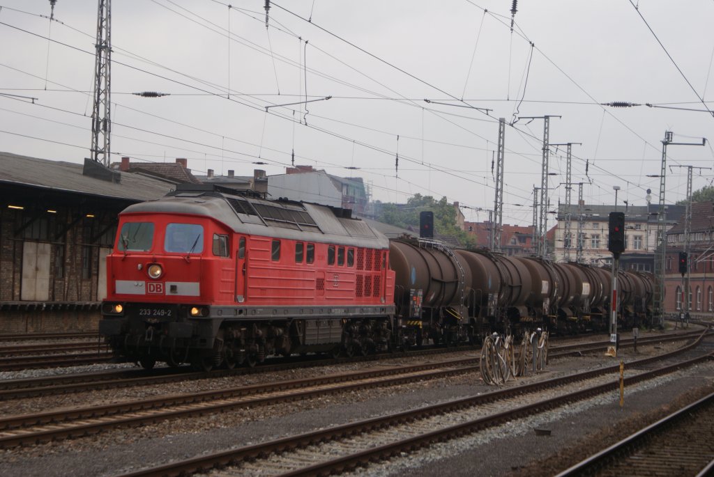 233 249-2 mit KeWa Zug in Stralsund am 18.07.2009