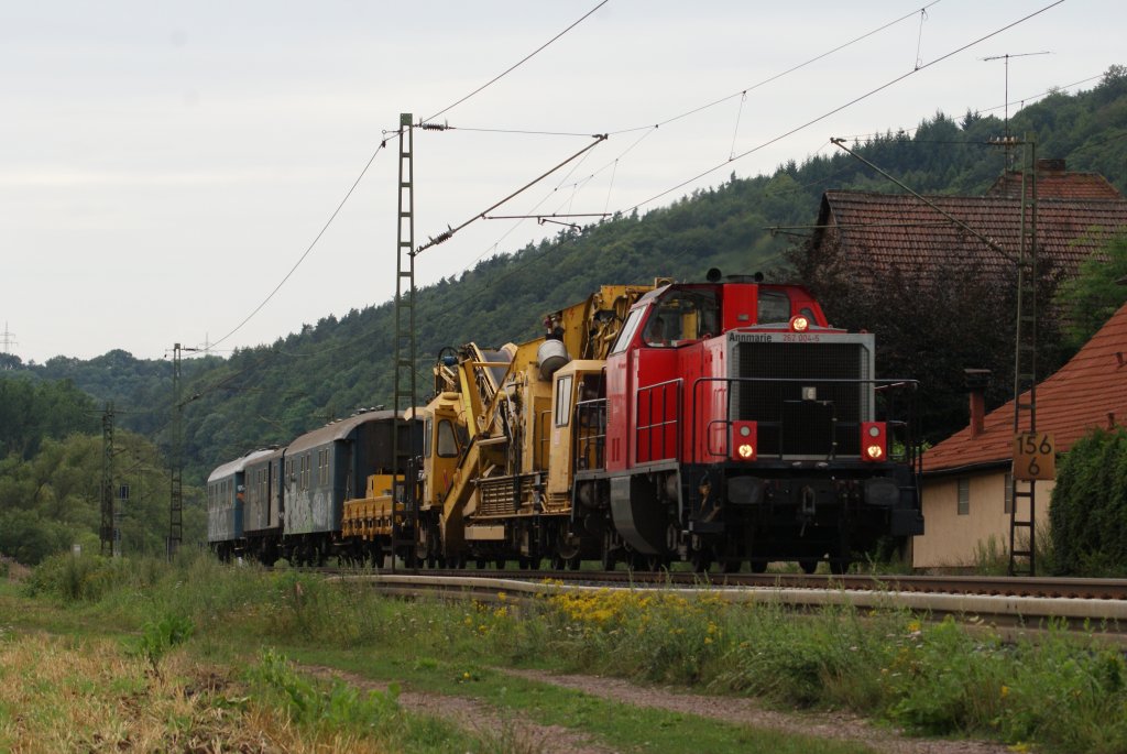 262 004-5 mit einem Bauzug in Ludwigsau-Friedlos am 06.08.2010