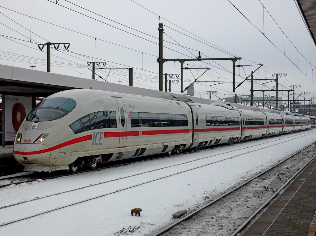 403 037-5 mit IC nach Dsseldorf am 19.12.10 in Fulda
