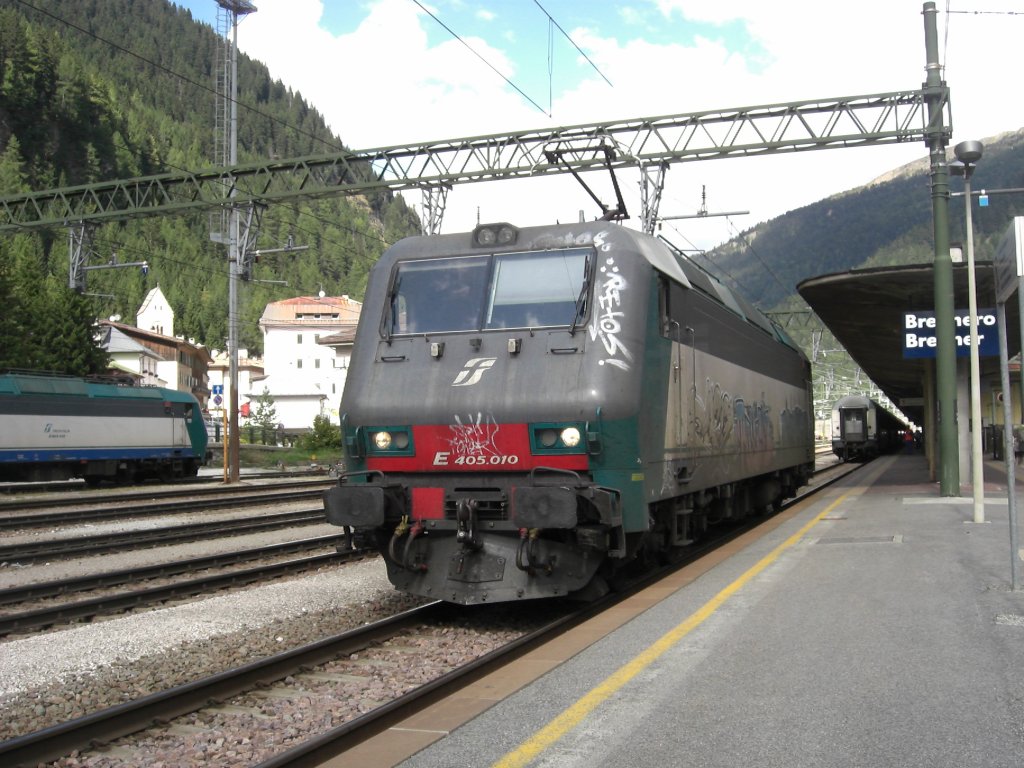 405 010 beim rangieren am 19. September 2007 im Bahnhof  Brennero .