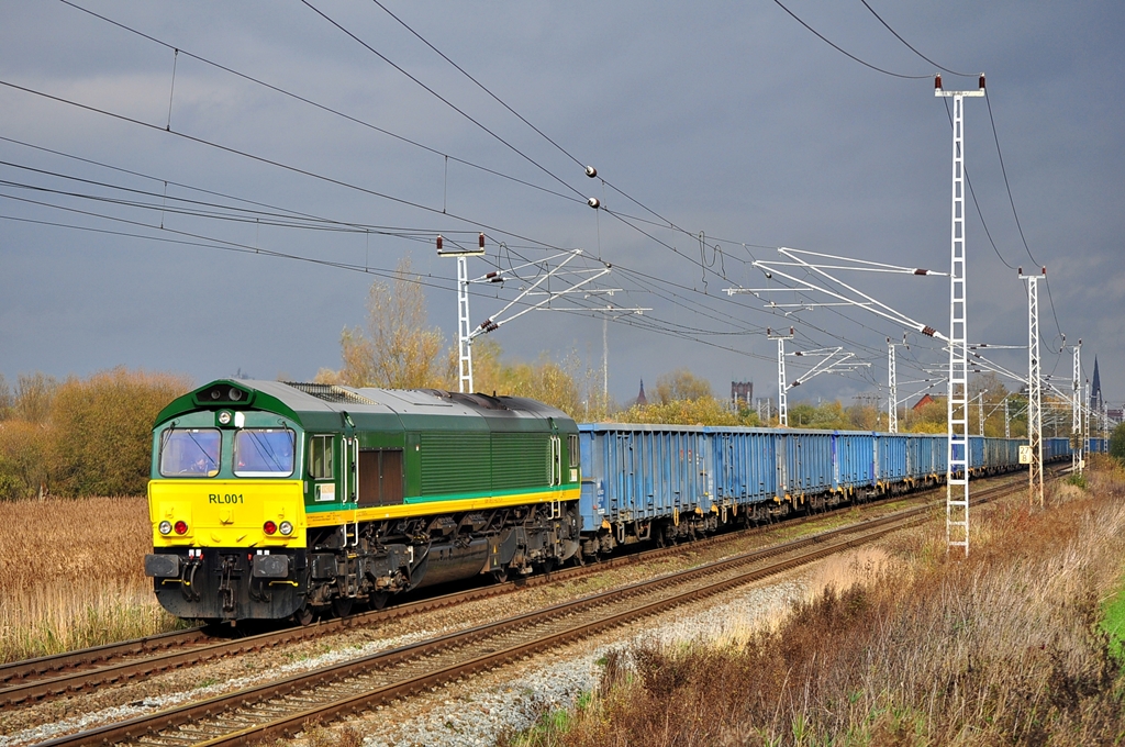 Auch die RL 001 zeigte sich mit ihrem Kieszug nach Consrade am 05.11.2012 in Sildemow.