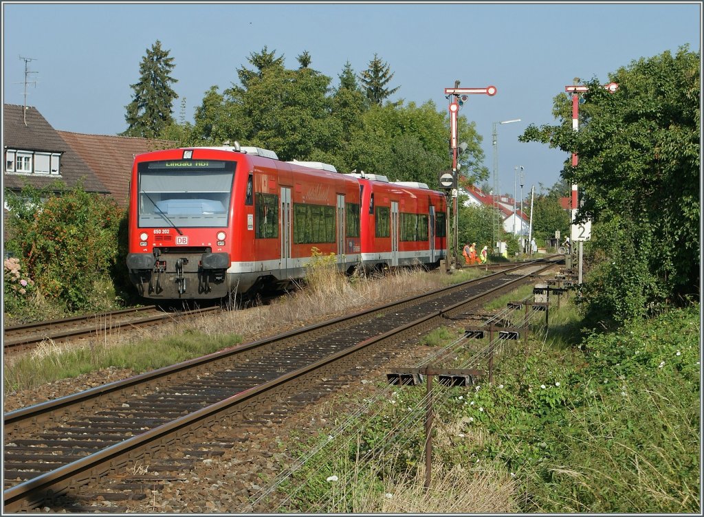 Auf dem Weg nach Lindau erreichen die beiden 650 Nonnenhorn mit seinen Flgelsignalen.
9. Sept. 2009