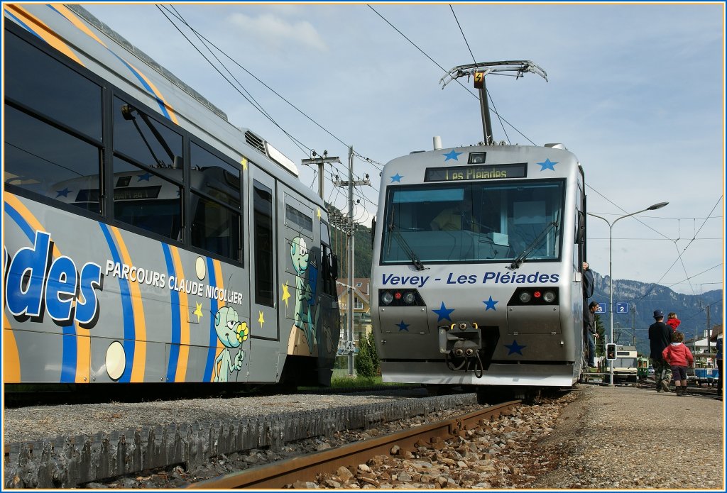 Bei der CEV geht es derweil modern zu: Der  Train des Etoiles  ist gerade in Blonay eingetroffen whrend auf dem Gleis links der BDe 2/4  Astro Pleiades  steht. 
12. Juni 2011