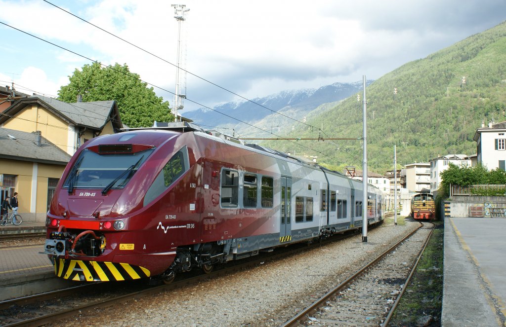 Brandneu, der italienische ETR 425 ist in Tirano am 8. Mai 2010 zu besichtigen. 