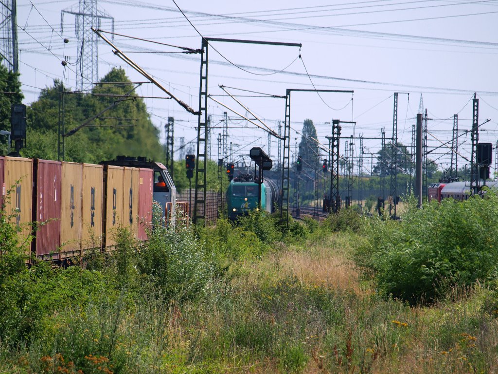 Das groe aufeinandertreffen der VPS G 1700 BB der 112 mit ihrem RE nach Wolfsburg und der Rail for Chem 185 in Hannover AHlten am 10.7.