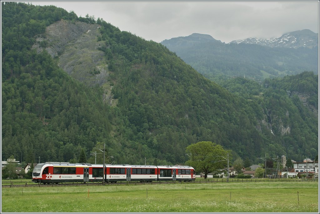 Der 160 002-8 auf Probefahrt bei Meiringen.
1. Juni 2012