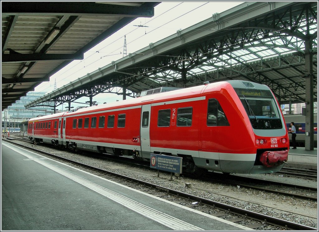 Der DB 612 902 in den  Ferien in der Schweiz . Lausanne, den 18. Aug. 2010