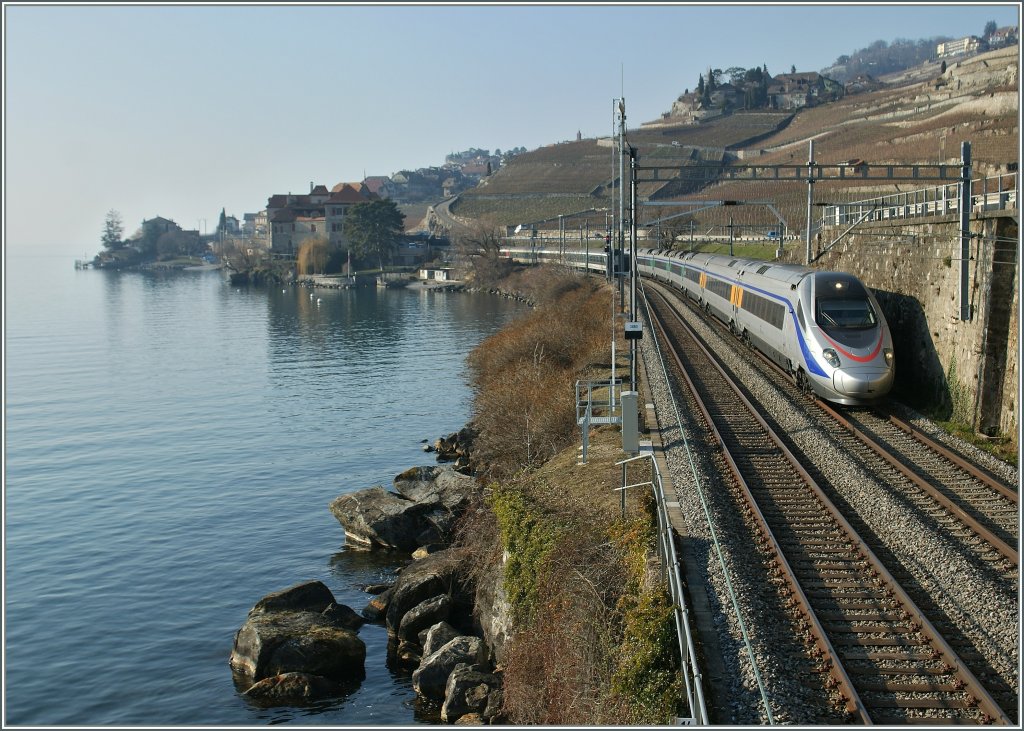 Der FS/TI ETR 610 auf dem Weg nach Milano zwischen Rivaz und St-saphorin. 
24.01.2011