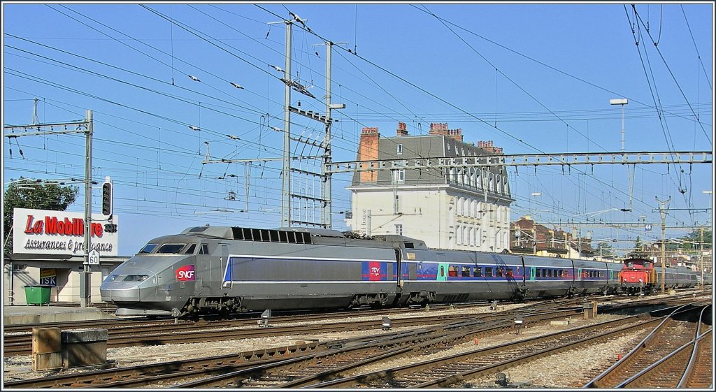 Der TGV 9260 (Lausanne ab 07.22) wird bereit gestellt.
16. Juli 2010