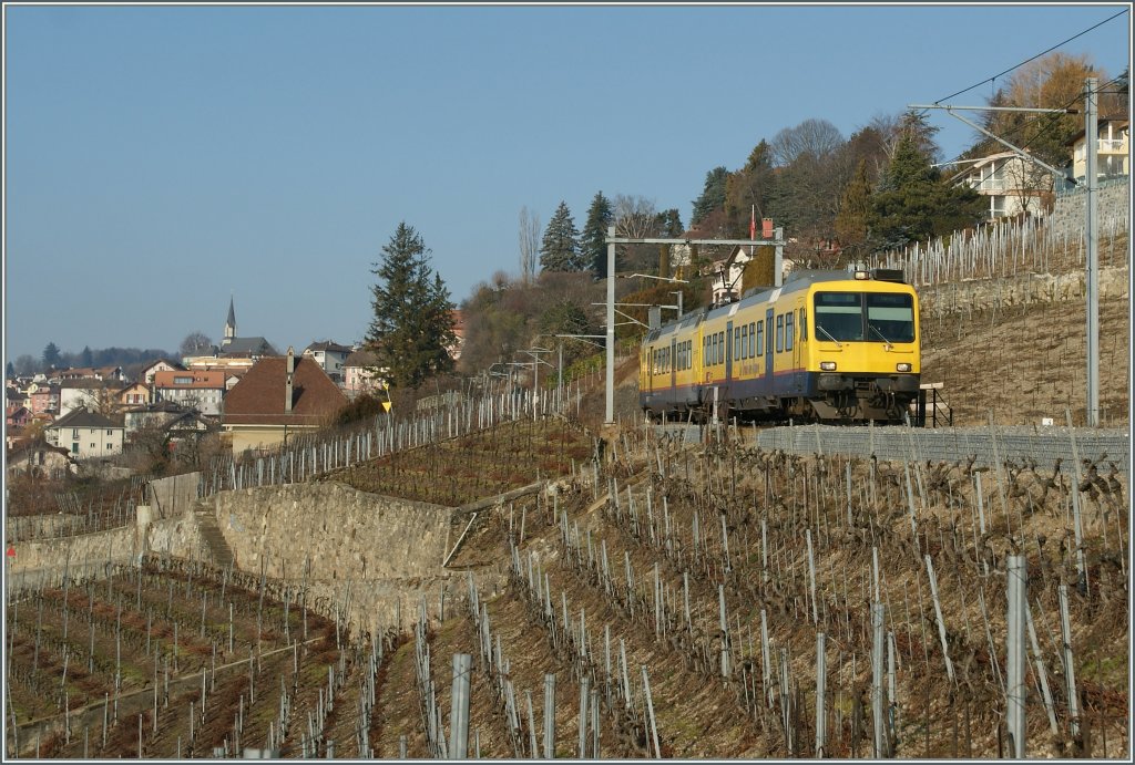 Der Train des Vignes in den Weinbergen bei Chexberes am 24. Jan. 2011.