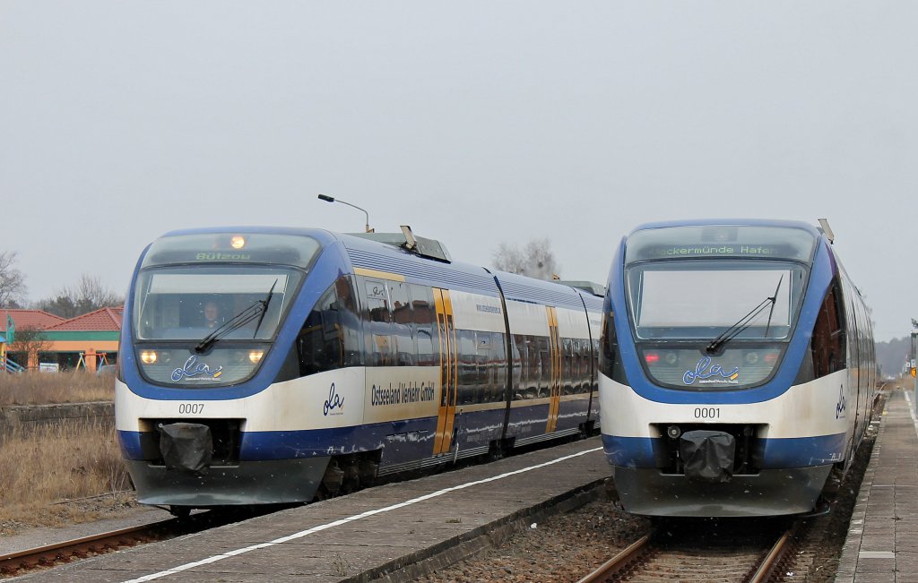 Der VT 0007 und der VT 0001 der Ostseelandverkehr GmbH in Torgelow am 2.2.2012.