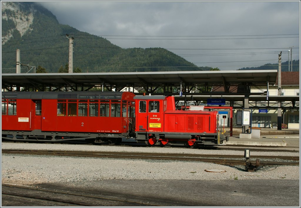 Die D12 der Zillertalbahn beim rangieren in Jenbach. 16.09.2011