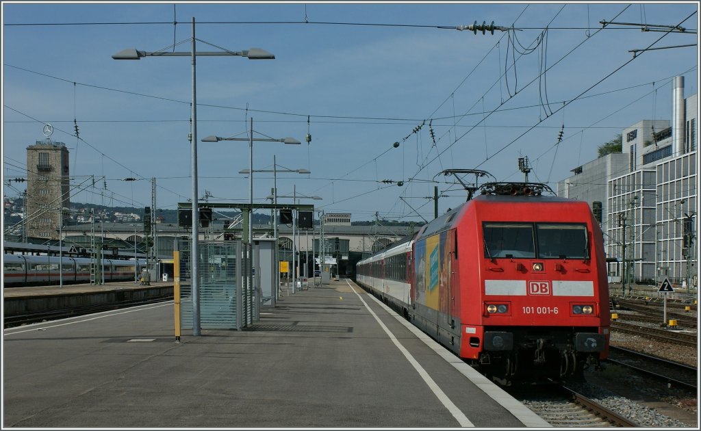 Die DB 101 001-6 mit dem IC 183 nach Zrich in Stuttgart. 
24. Juni 2012