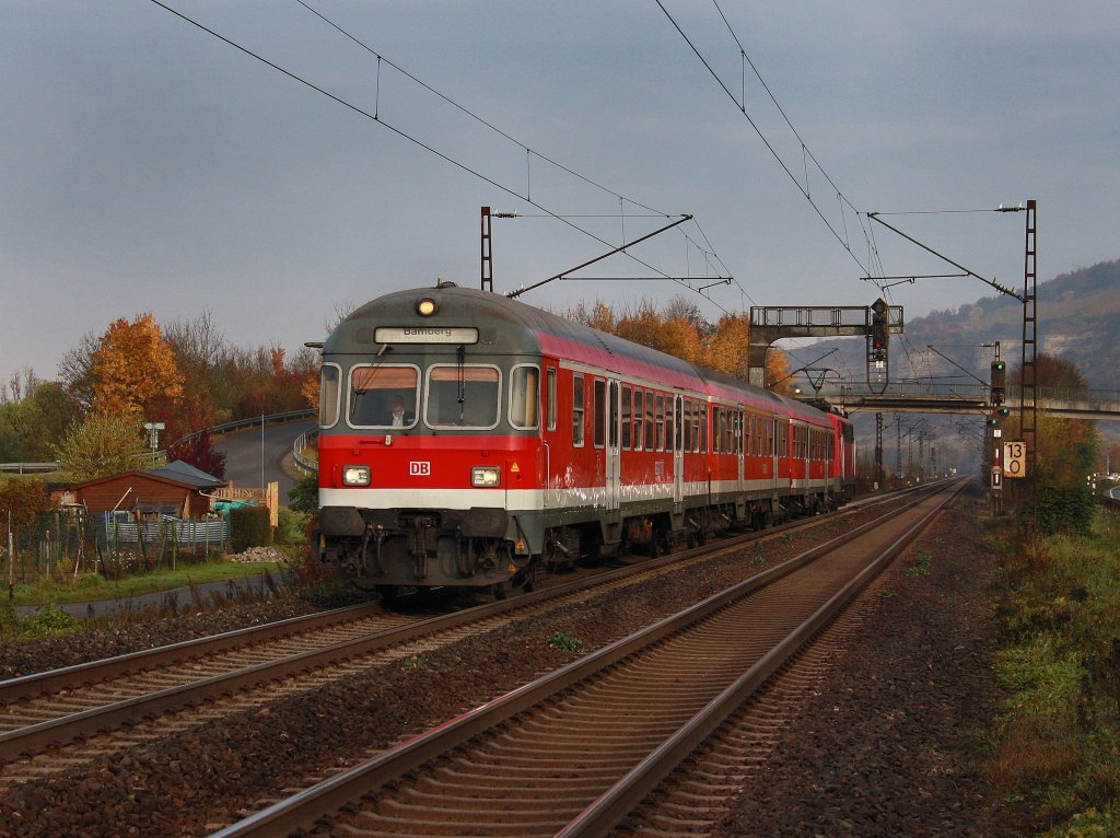 Die RB nach Bamberg am 30.10.2010 unterwegs bei Thngersheim. 

