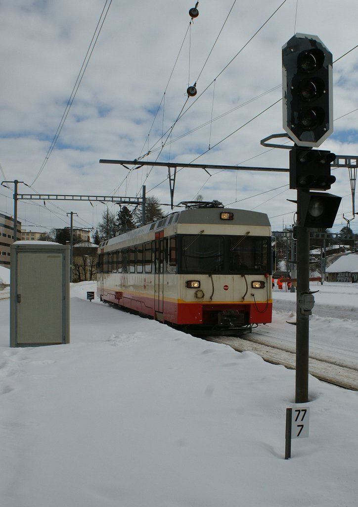 Die zweite Strecke der TRN/cmn fhrt von La Chaux de Fonds nach Les Ponts de Martel.
Hier trifft der Be 4/4 am 16. Feb. 2010 in La Chaux-de-Fonds ein. 

