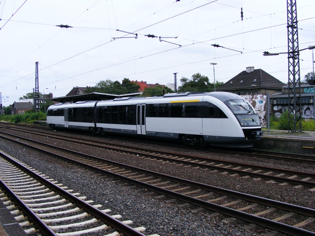 Ein 642 der NordWestBahn steht am 22.08.2010 im Bahnhof Herne.