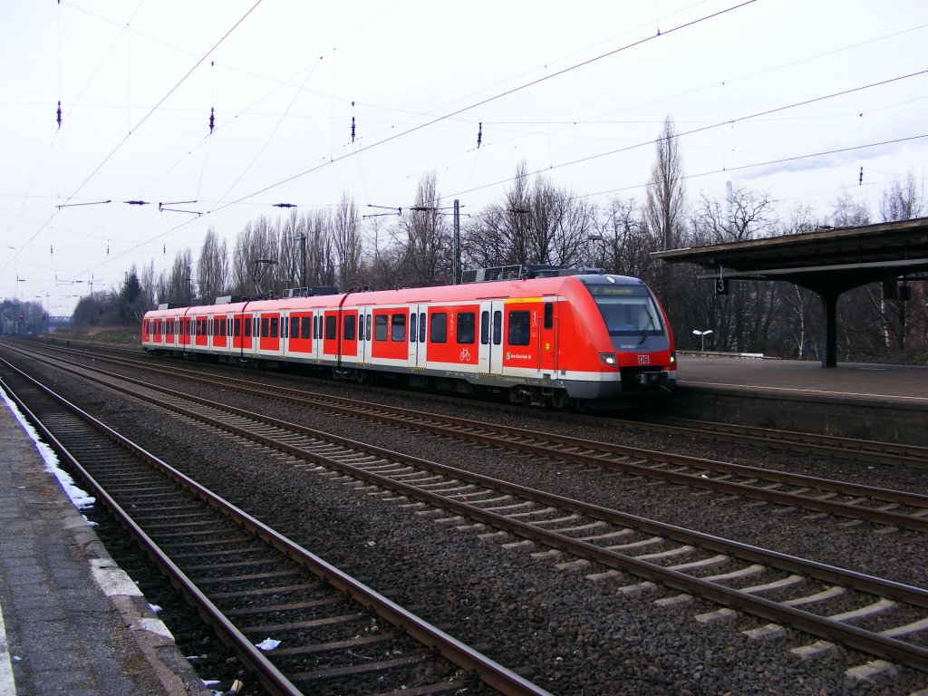 Ein DB 422 hlt am 16.01.2009 im Bahnhof herne.